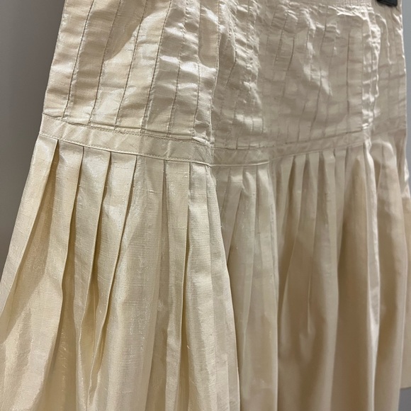 ABSOLUTELY STUNNING 💃 HOLT RENFREW Cream Coloured Raw Silk Skirt - size 8 - Picture 10 of 11